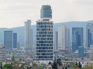 Über den Dächern Frankfurts liegt das Restaurant Franziska 