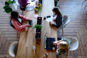 Networking am Arbeitsplatz wird möglich durch Coworking