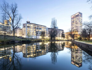 Opernplatz im Abendlicht